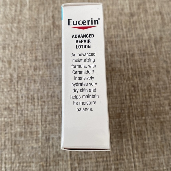 Eucerin Advanced Repair Lotion Advanced Cleanser Body & Face Dry Skin - Picture 4 of 9